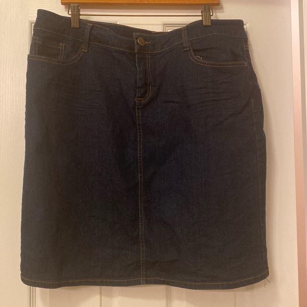 Beau Dawson woman’s blue denim skirt, size 16